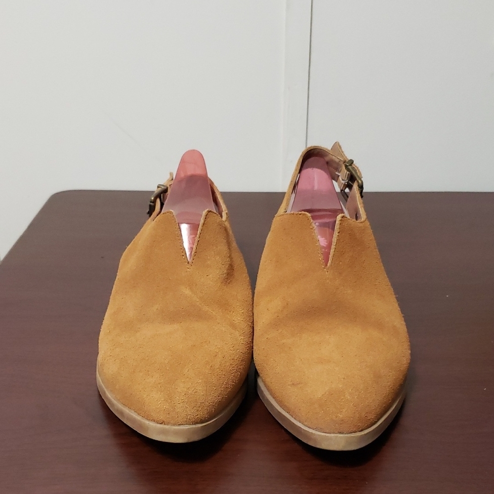 YELLOW BOX FREEDAH Tan Suede Slip-On Slingback Loafers‎